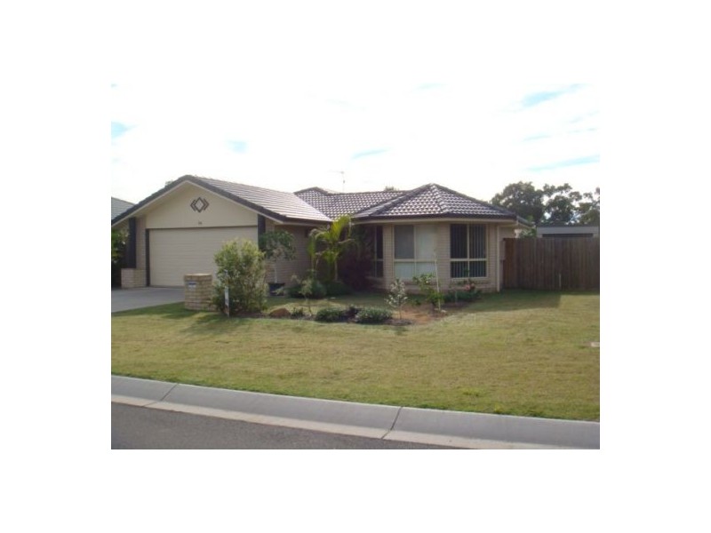14 Topaz Circuit, Urangan QLD 4655