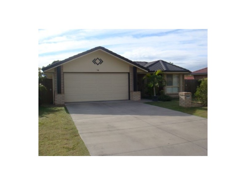 14 Topaz Circuit, Urangan QLD 4655