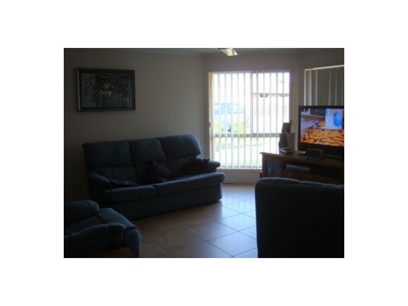 14 Topaz Circuit, Urangan QLD 4655