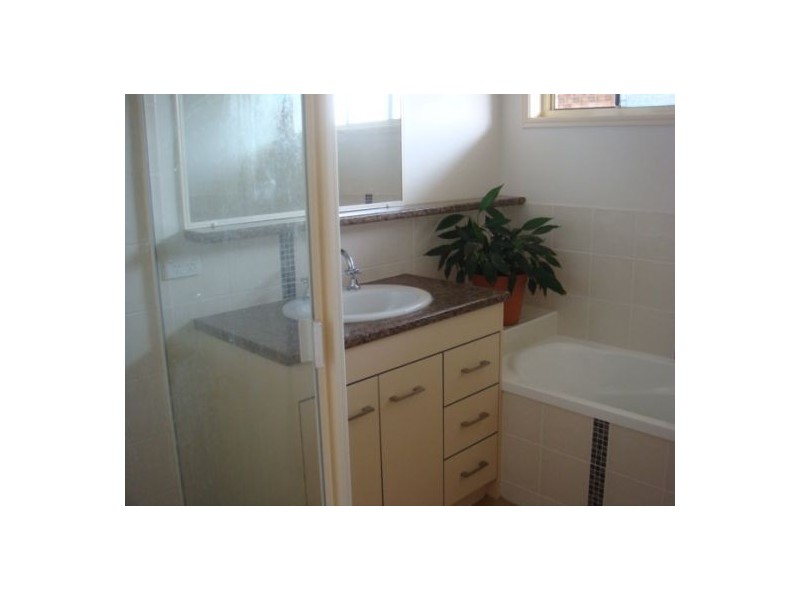 14 Topaz Circuit, Urangan QLD 4655
