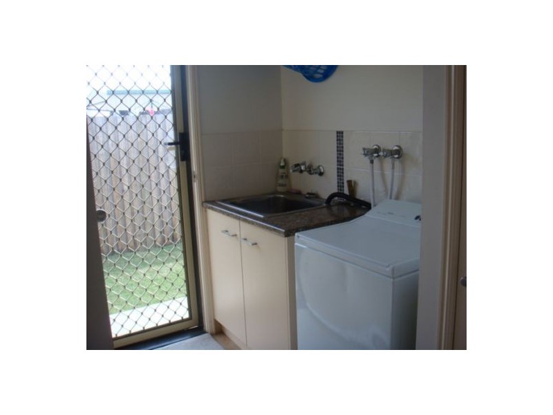 14 Topaz Circuit, Urangan QLD 4655