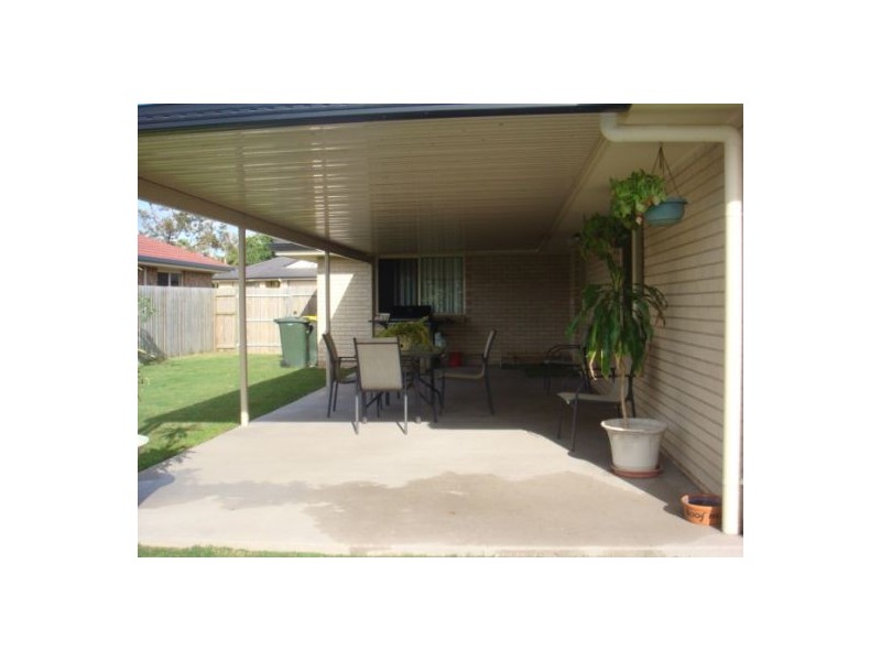 14 Topaz Circuit, Urangan QLD 4655