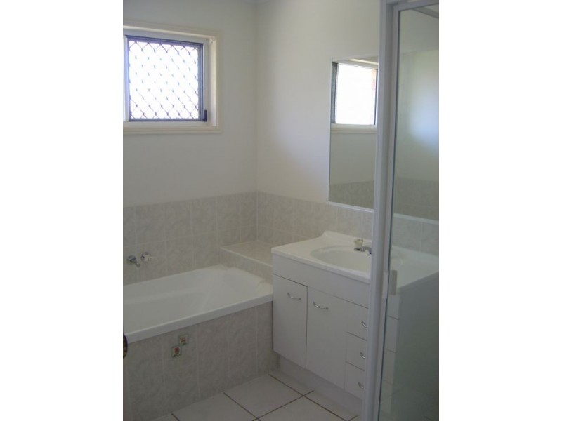 9 Marloo Court, Urangan QLD 4655