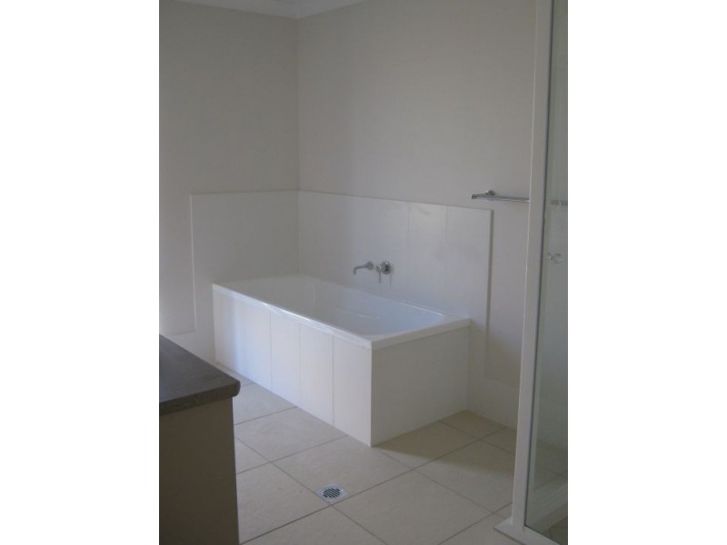 20 Bay Park Road, Wondunna QLD 4655