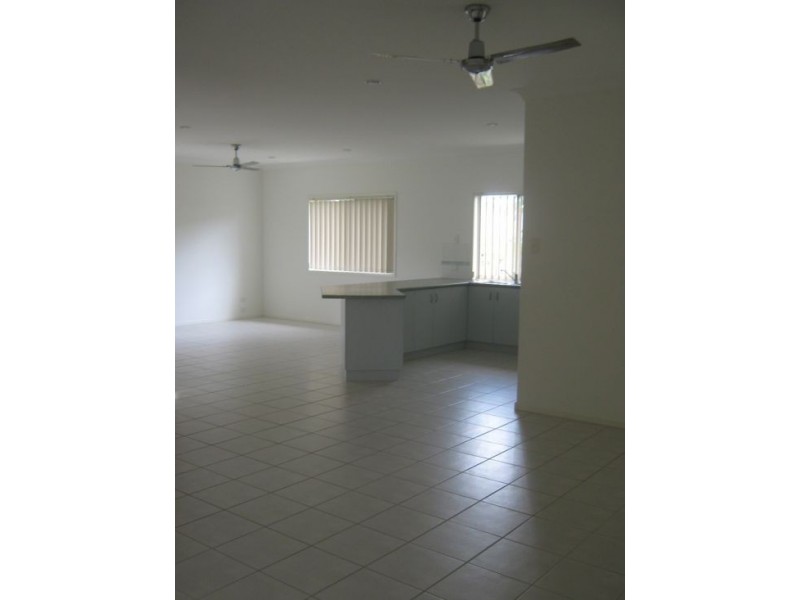 13 Barry Street, Torquay QLD 4655