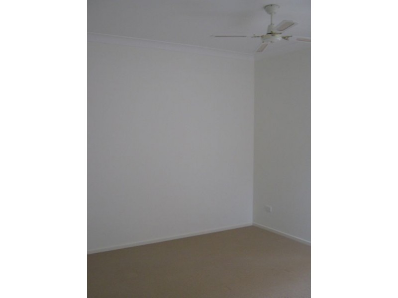 13 Barry Street, Torquay QLD 4655