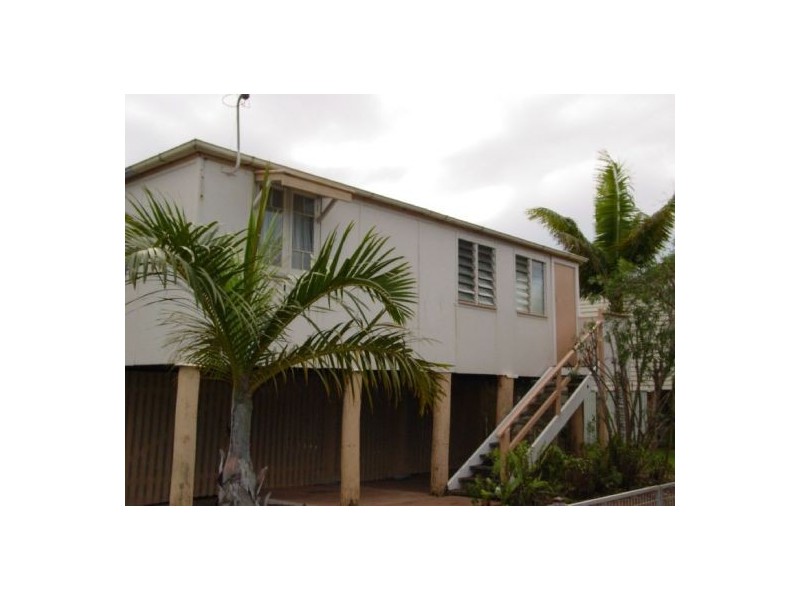 5 Pier Street, Urangan QLD 4655