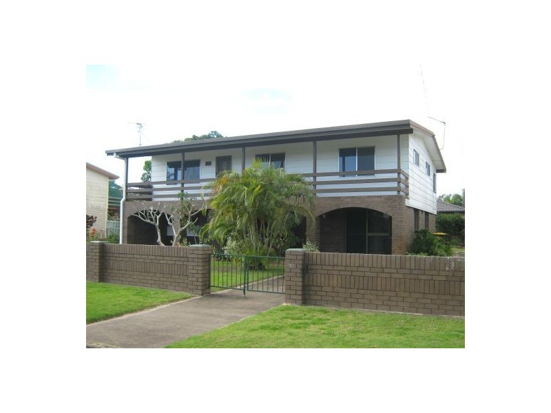 74 Hibiscus, Urangan QLD 4655