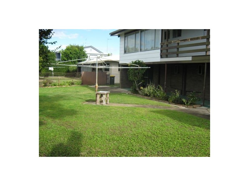 74 Hibiscus, Urangan QLD 4655