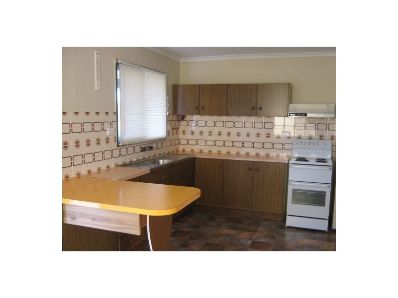 74 Hibiscus, Urangan QLD 4655