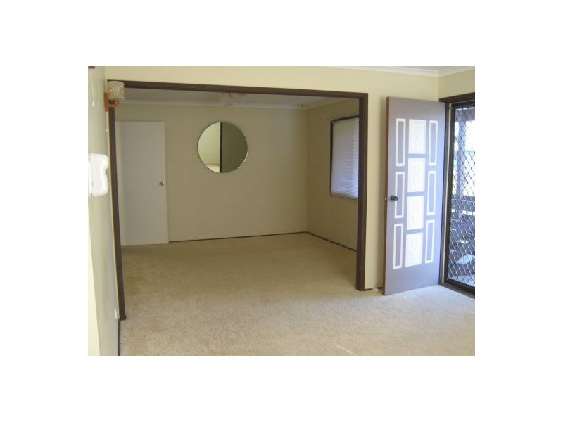 74 Hibiscus, Urangan QLD 4655