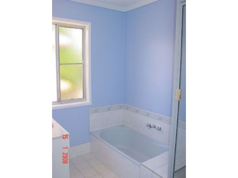 8 Mant Street, Point Vernon QLD 4655