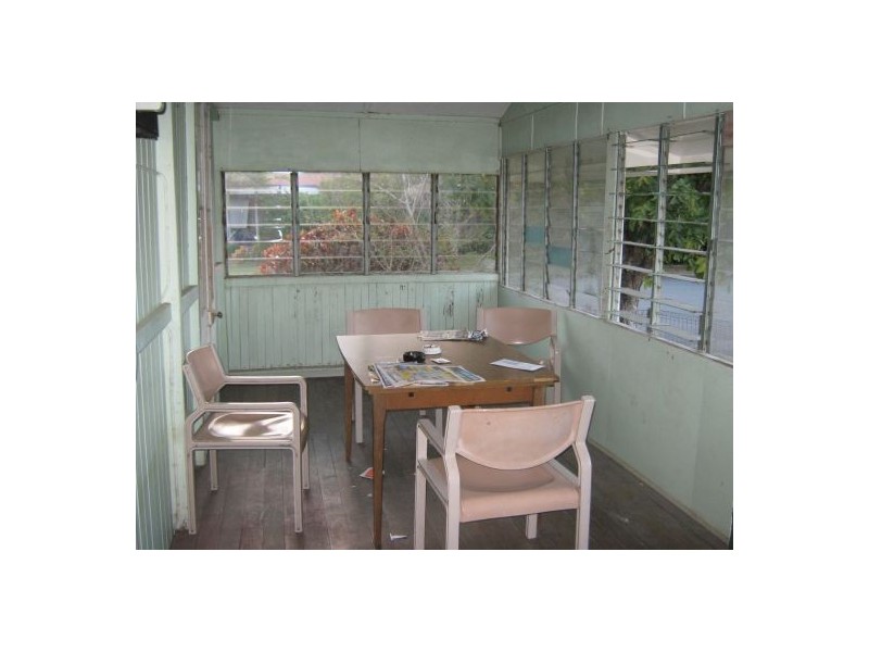 1 Cunningham, Torquay QLD 4655