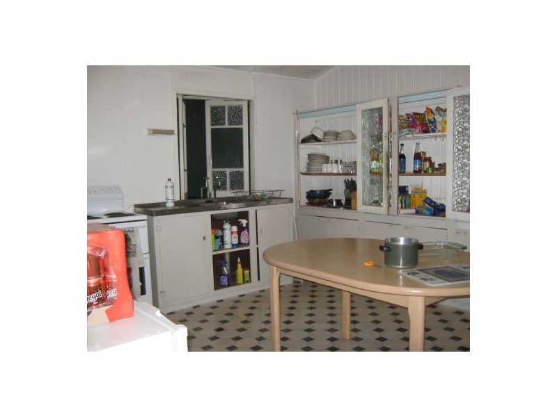 1 Cunningham, Torquay QLD 4655