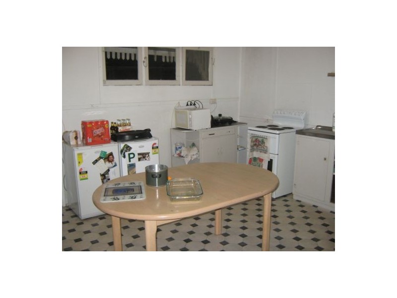 1 Cunningham, Torquay QLD 4655