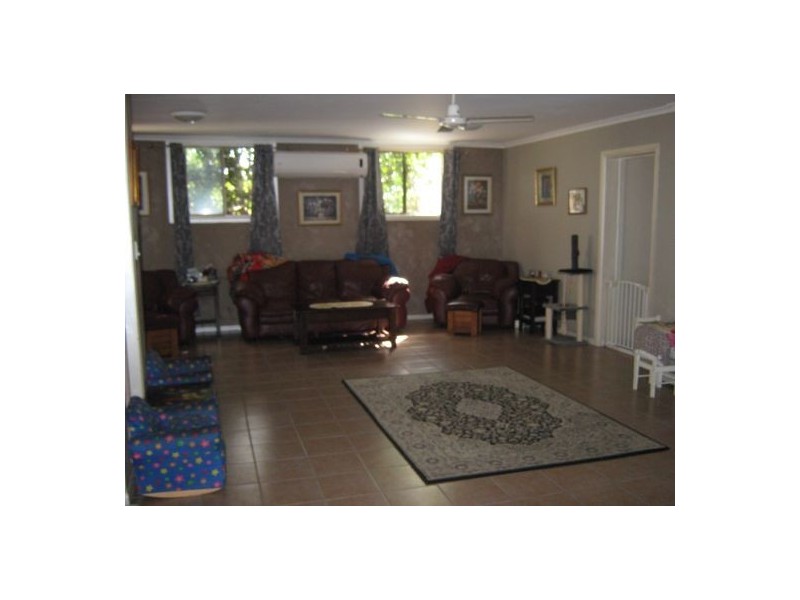 108 Denmans Camp, Torquay QLD 4655