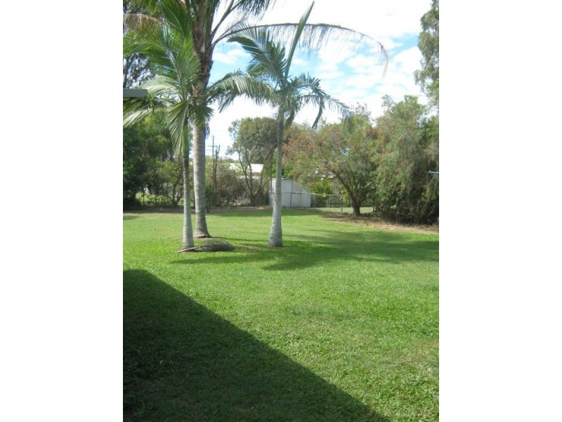 75 Hammond Street, Urangan QLD 4655