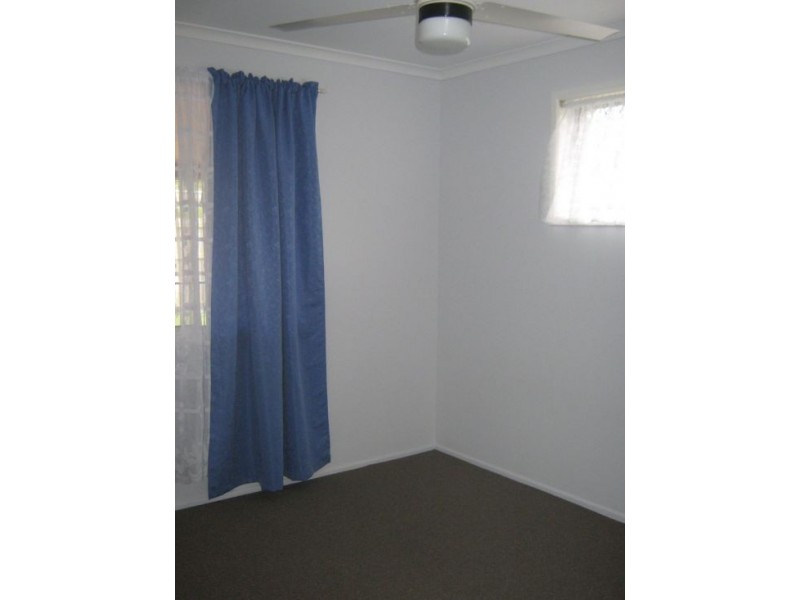 27 Saunders Street, Point Vernon QLD 4655