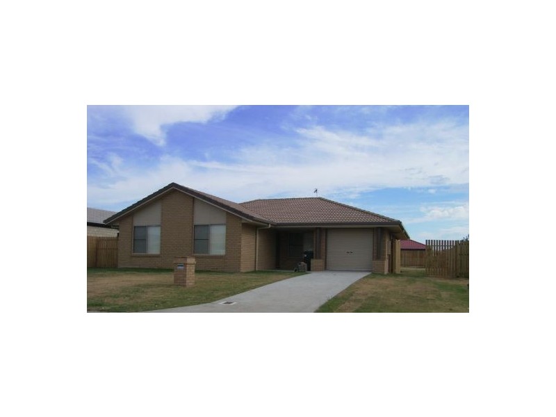 10 Pharlap Court, Point Vernon QLD 4655