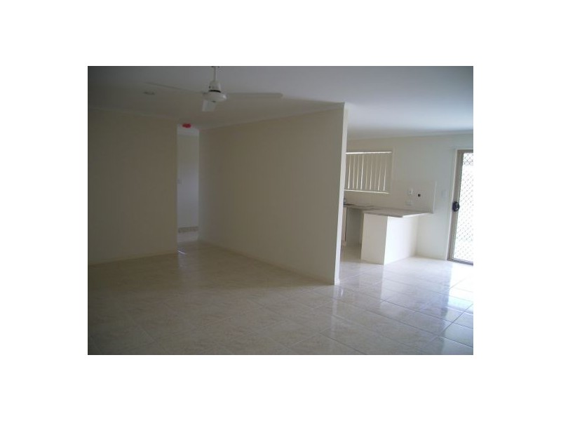 10 Pharlap Court, Point Vernon QLD 4655