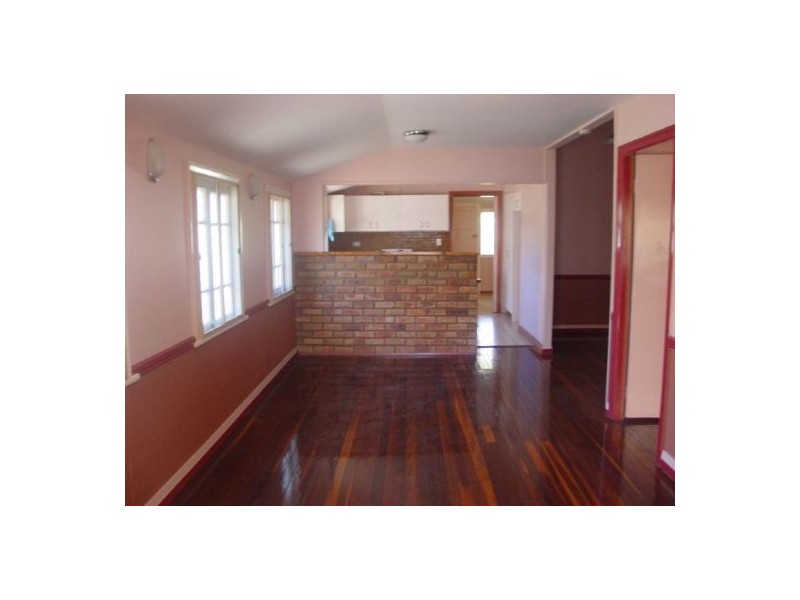 21 King Street, Urangan QLD 4655
