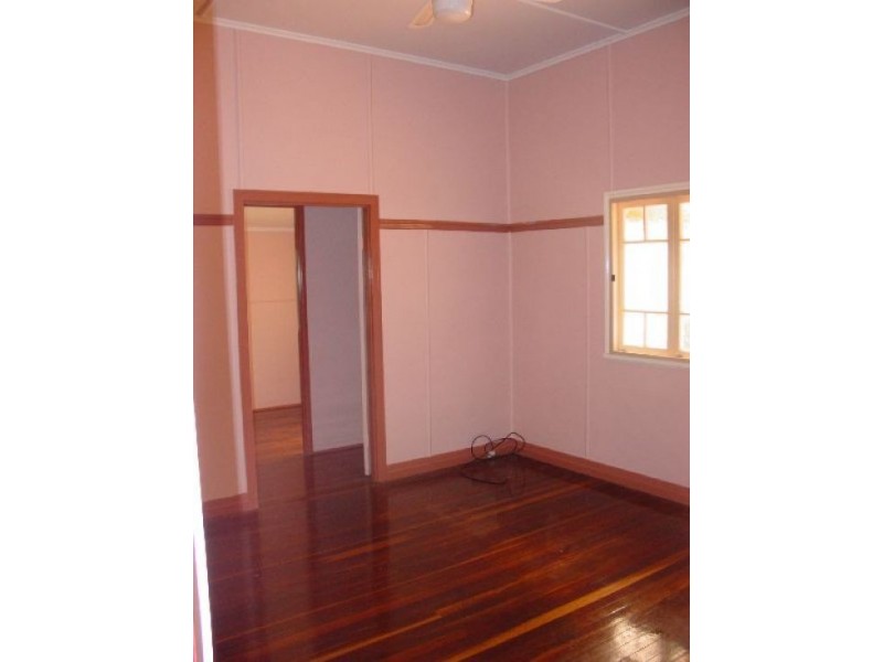 21 King Street, Urangan QLD 4655
