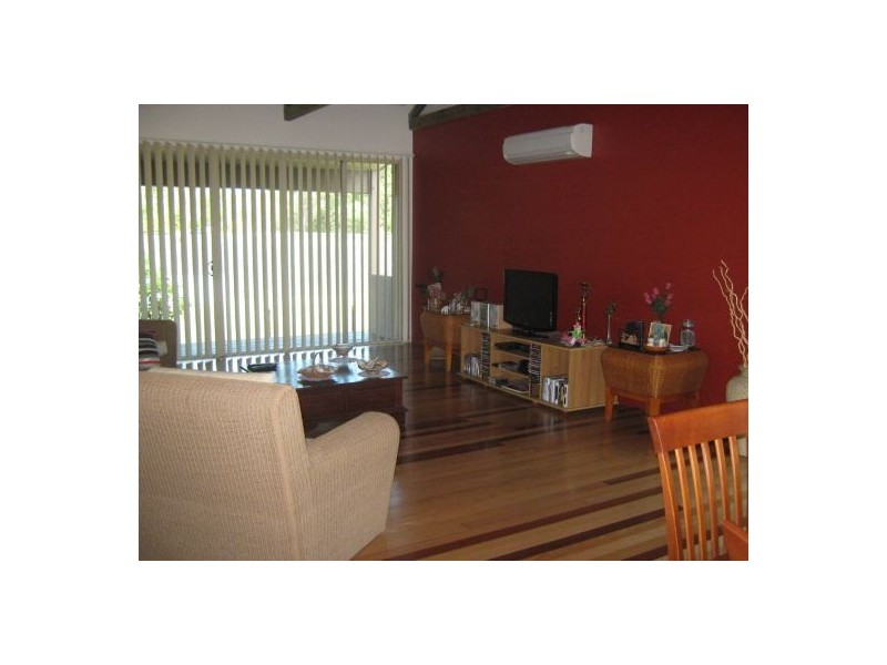 1 Walkers, Urangan QLD 4655