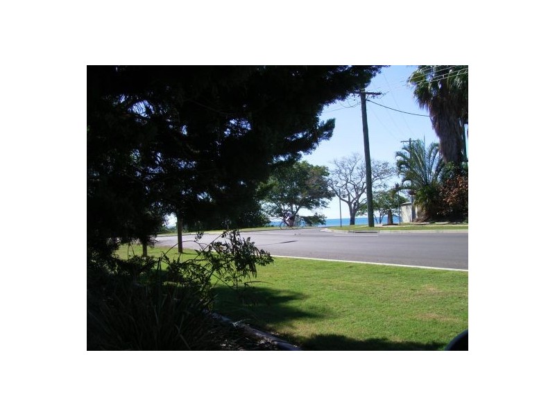 2/3 Beach Road, Pialba QLD 4655