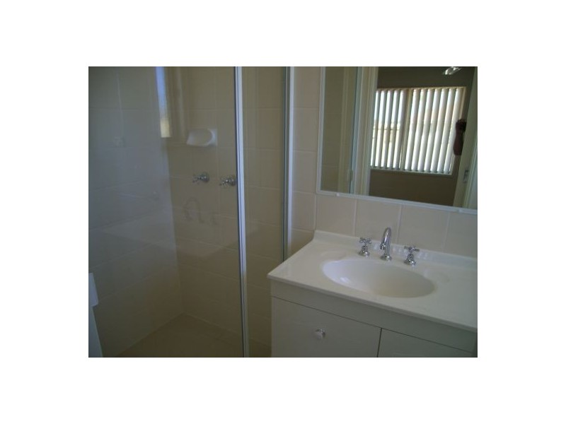 2 Pharlap Court, Point Vernon QLD 4655