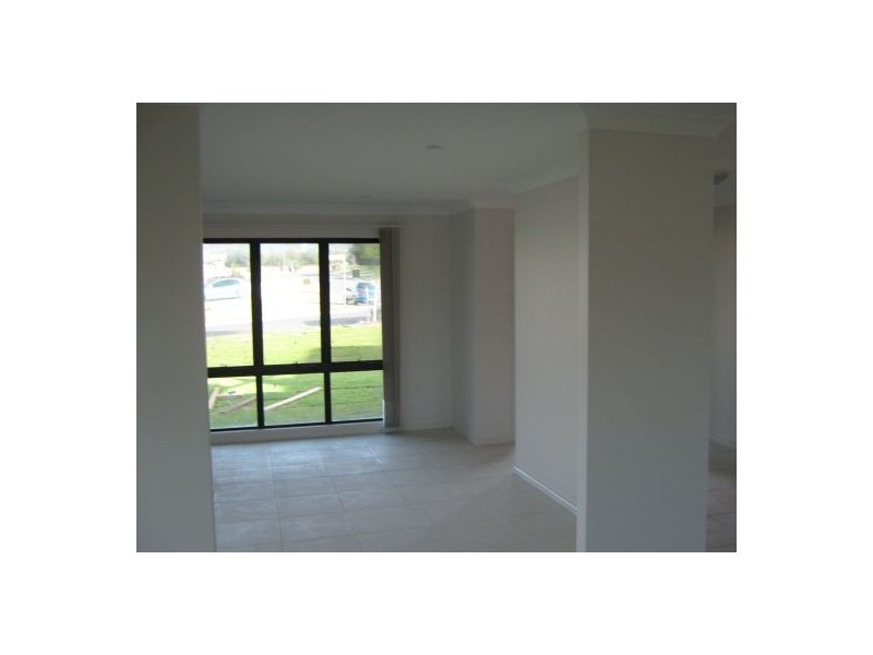 7 Parklink West Ave, Wondunna QLD 4655