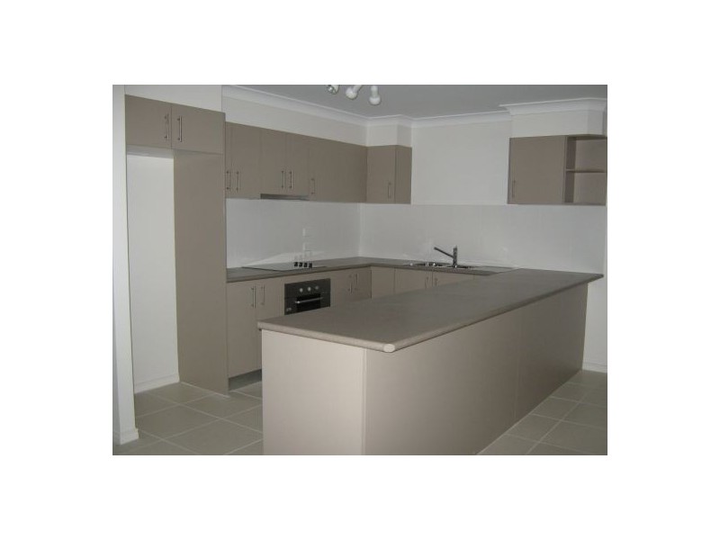 7 Parklink West Ave, Wondunna QLD 4655