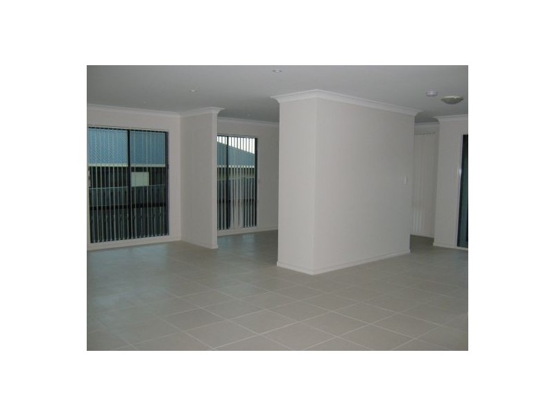 7 Parklink West Ave, Wondunna QLD 4655