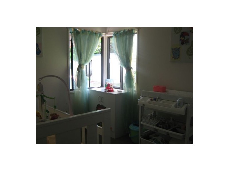 18 Arthur, Urangan QLD 4655