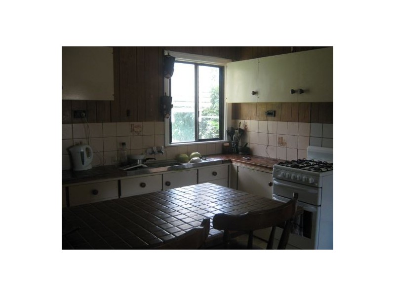 18 Arthur, Urangan QLD 4655