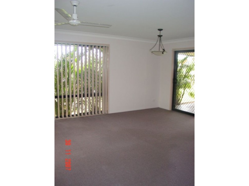 2 St Josephs Drive, Urraween QLD 4655