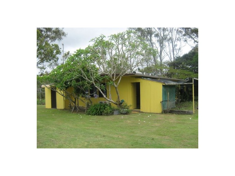 86 Old Bruce Highway, Howard QLD 4659