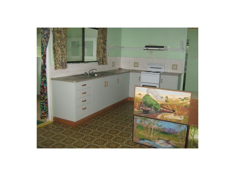 86 Old Bruce Highway, Howard QLD 4659