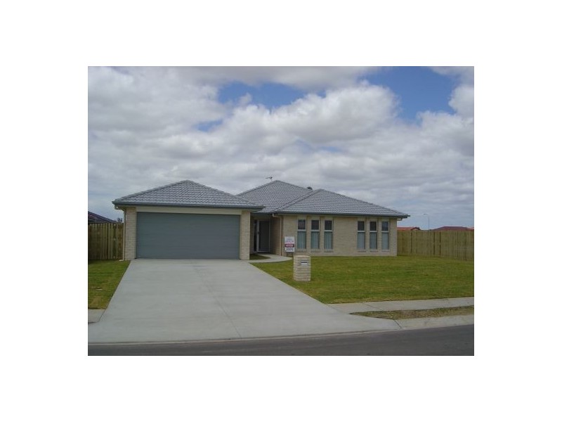 72 WATTLE STREET, Point Vernon QLD 4655