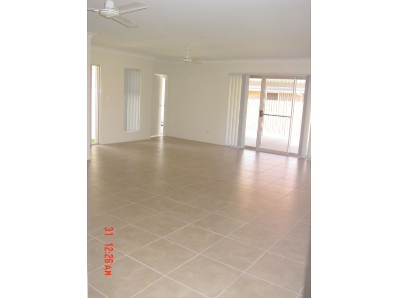 72 WATTLE STREET, Point Vernon QLD 4655