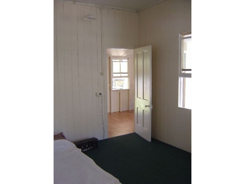 3 Pier Street, Urangan QLD 4655