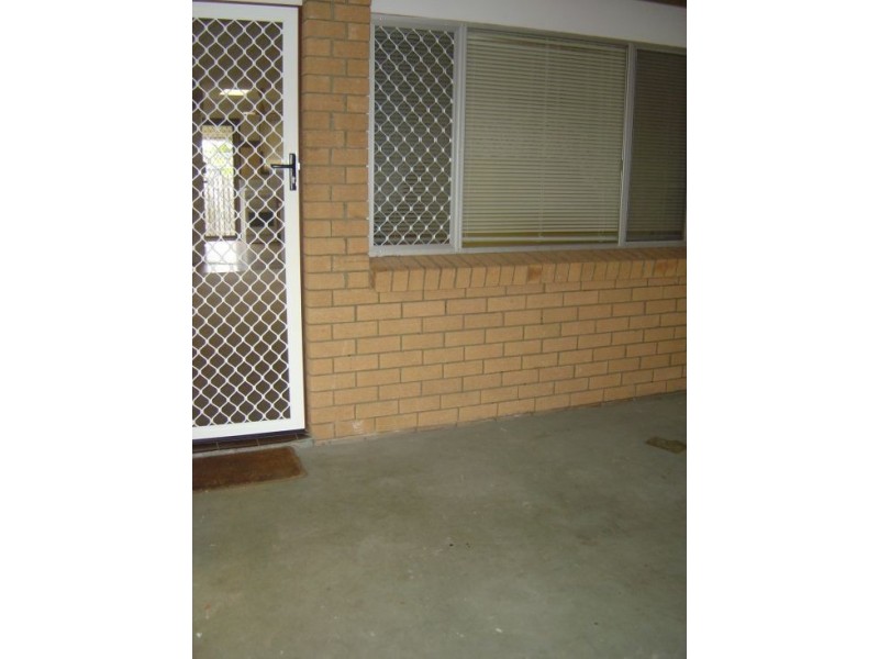 36B SAUNDERS STREET, Point Vernon QLD 4655