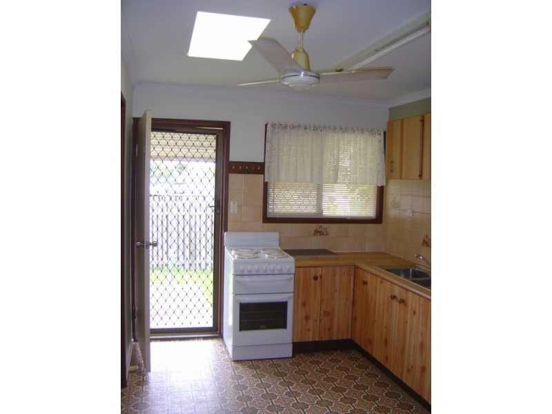 36B SAUNDERS STREET, Point Vernon QLD 4655