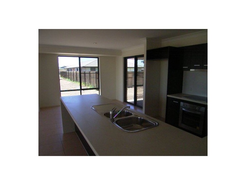 3 Golden Grove, Eli Waters QLD 4655