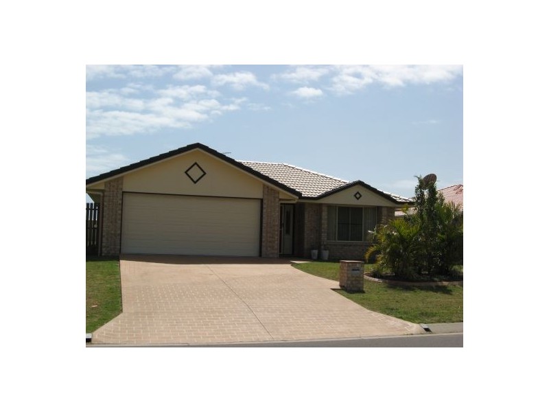 19 Endeavour Way, Eli Waters QLD 4655