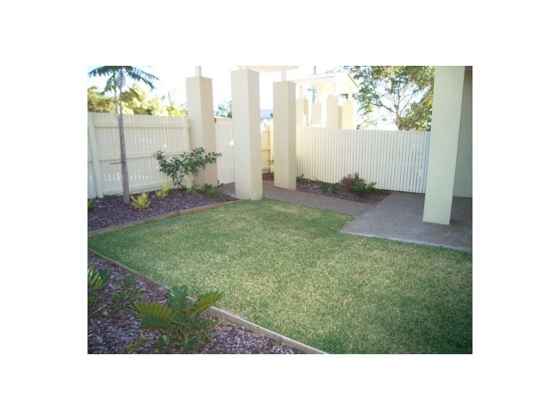 2/58 Stephenson Street, Scarness QLD 4655
