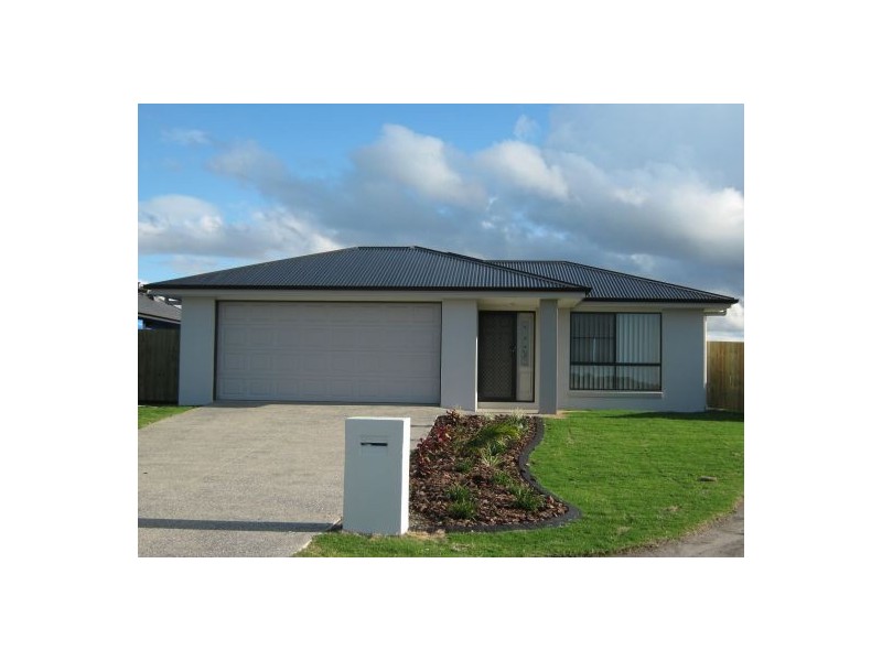 59 Bounty, Eli Waters QLD 4655