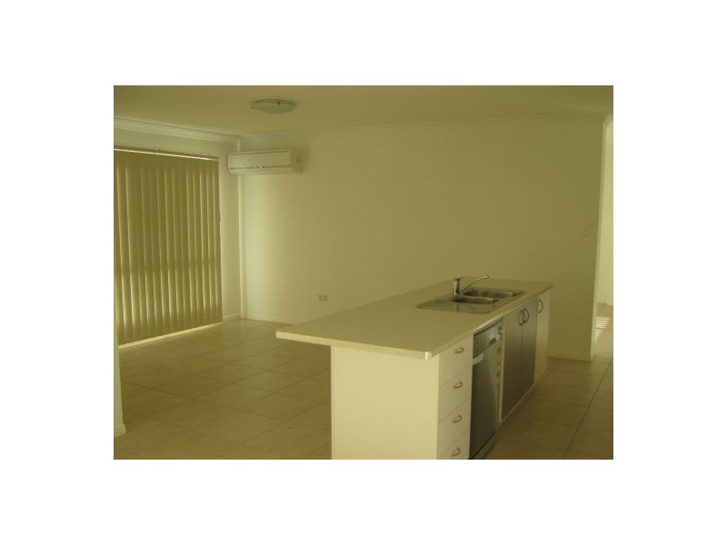 59 Bounty, Eli Waters QLD 4655