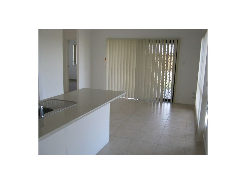 59 Bounty, Eli Waters QLD 4655