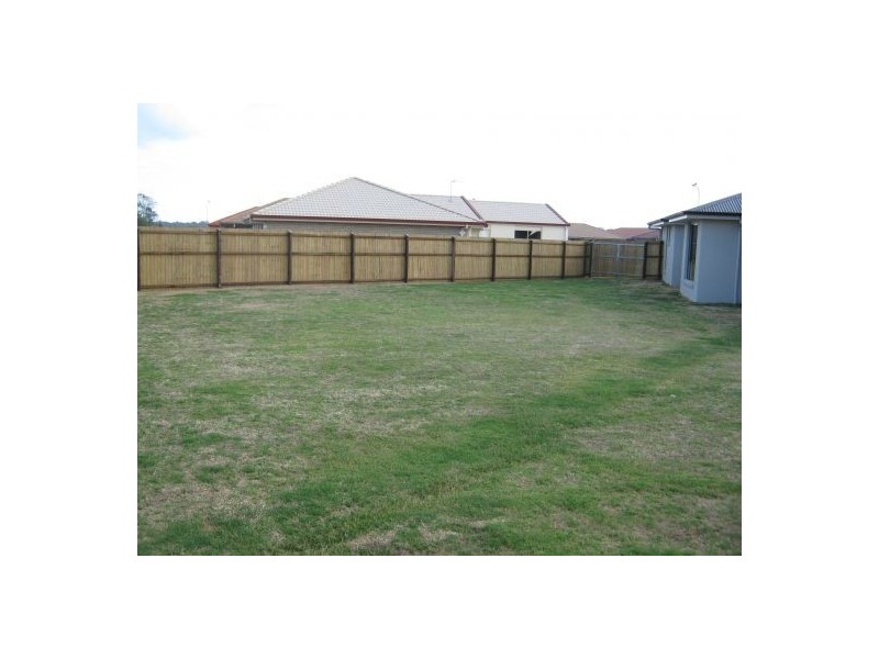 59 Bounty, Eli Waters QLD 4655