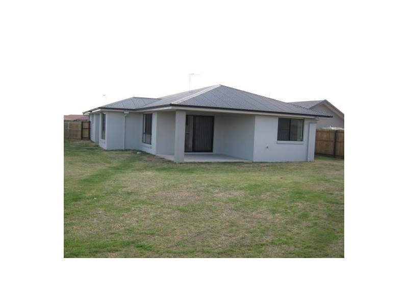 59 Bounty, Eli Waters QLD 4655